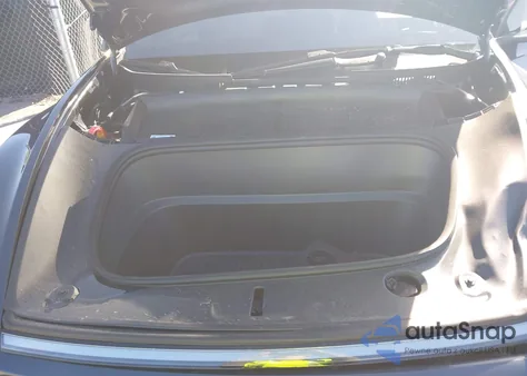 2026 Tesla Model Y Long Range Dual Motor All-Wheel Drive z USA, uszkodzony, nr VIN 7SAYGDED5TA441551